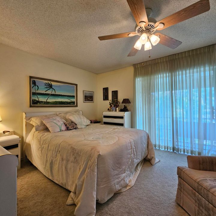 Active With Contract: $1,400 (1 beds, 1 baths, 587 Square Feet)