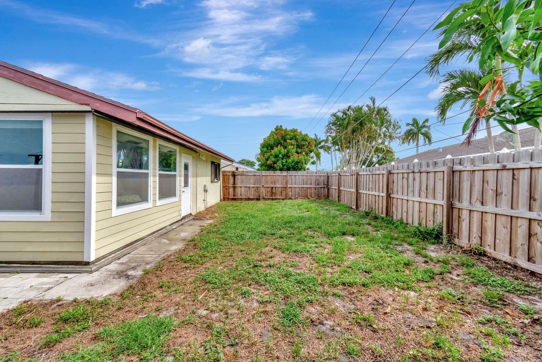 Active With Contract: $399,999 (2 beds, 2 baths, 1366 Square Feet)