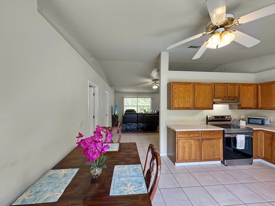 Active With Contract: $290,000 (3 beds, 2 baths, 1258 Square Feet)