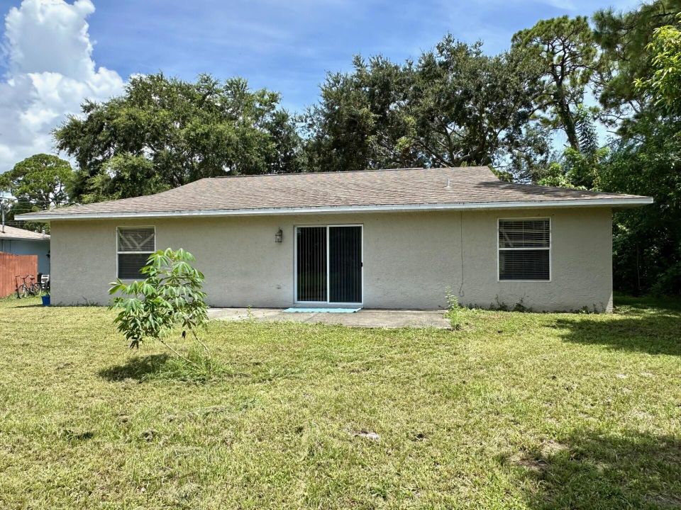 Active With Contract: $290,000 (3 beds, 2 baths, 1258 Square Feet)