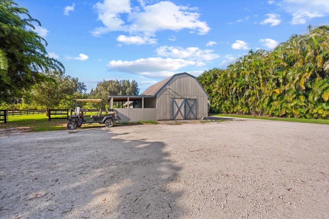 For Sale: $2,500,000 (4 beds, 3 baths, 2550 Square Feet)