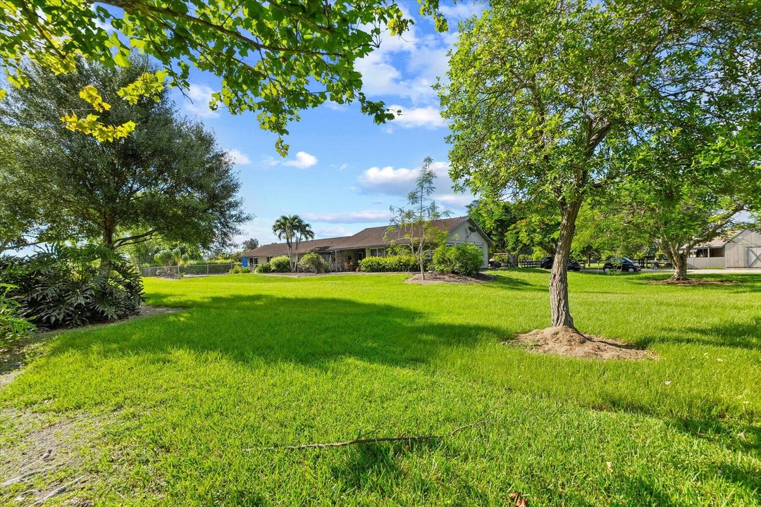 For Sale: $2,500,000 (4 beds, 3 baths, 2550 Square Feet)