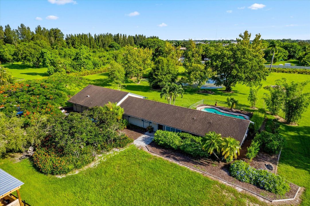 For Sale: $2,500,000 (4 beds, 3 baths, 2550 Square Feet)