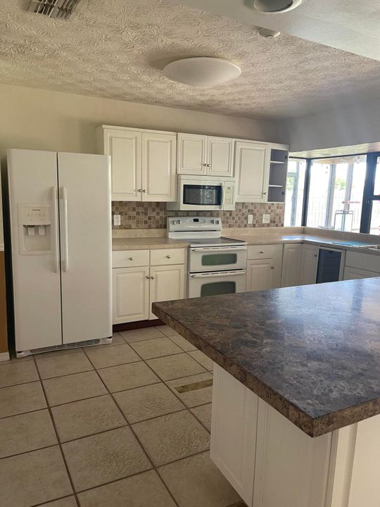 Active With Contract: $2,700 (4 beds, 2 baths, 1950 Square Feet)