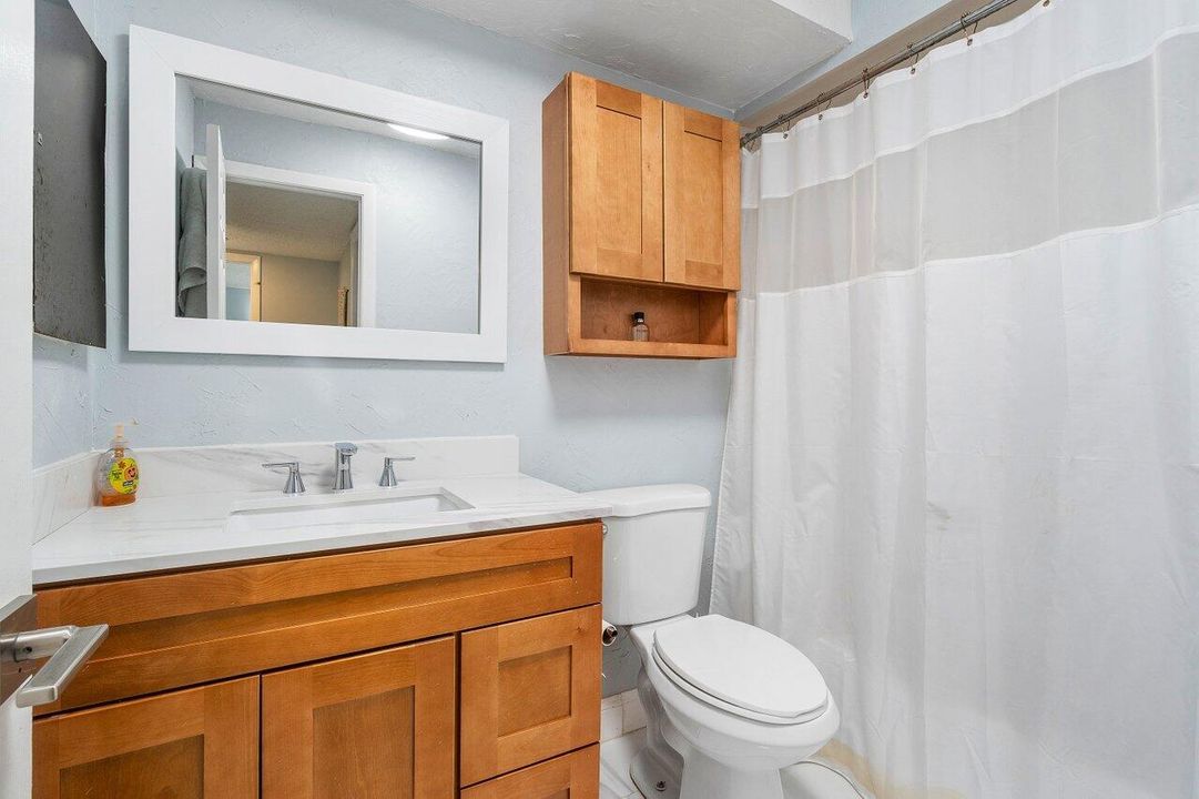 For Sale: $169,500 (1 beds, 1 baths, 704 Square Feet)