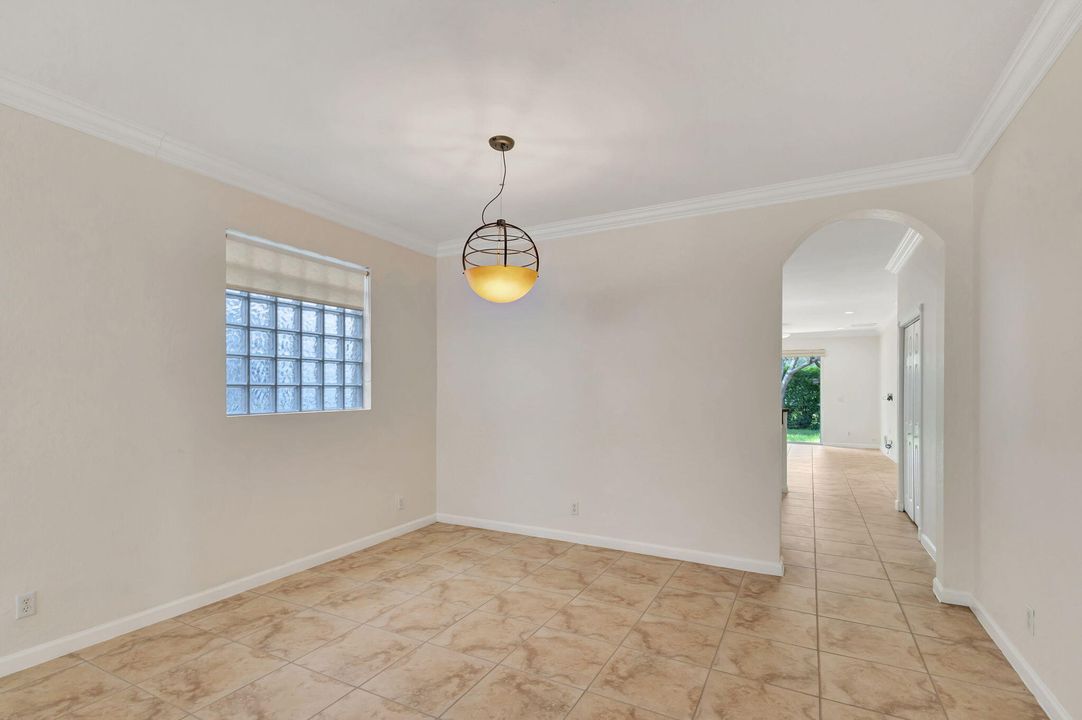 For Sale: $478,500 (3 beds, 2 baths, 1936 Square Feet)