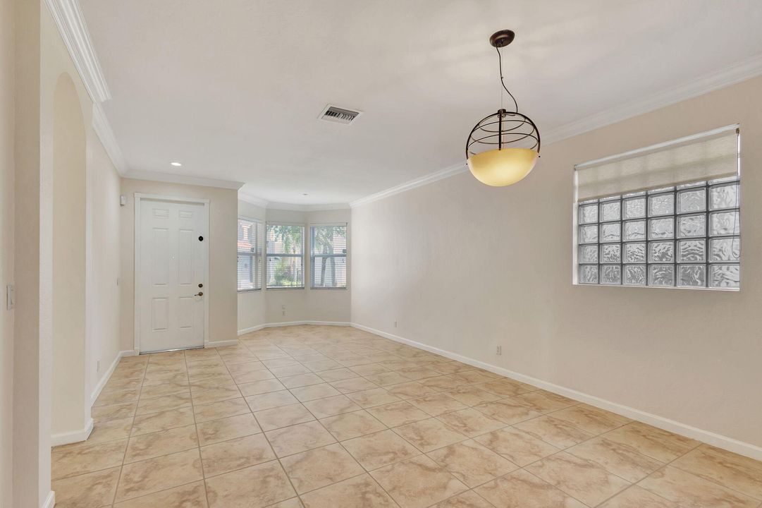 For Sale: $478,500 (3 beds, 2 baths, 1936 Square Feet)