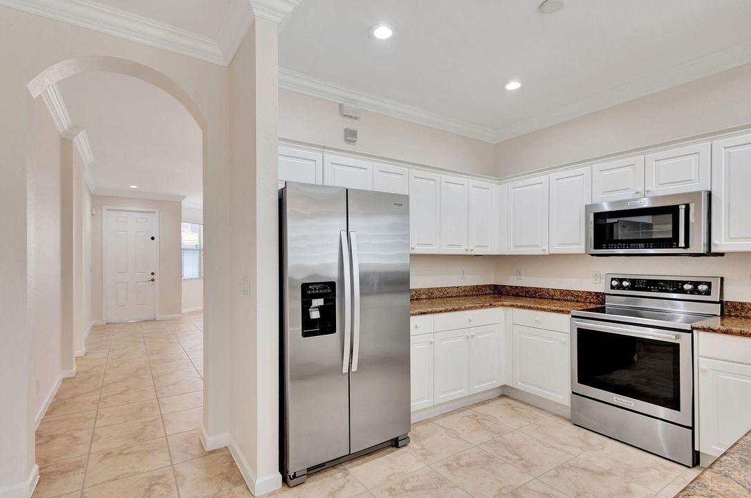 For Sale: $478,500 (3 beds, 2 baths, 1936 Square Feet)