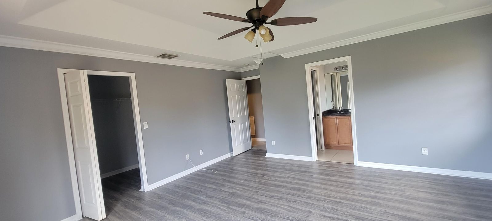 Active With Contract: $2,500 (3 beds, 2 baths, 1563 Square Feet)