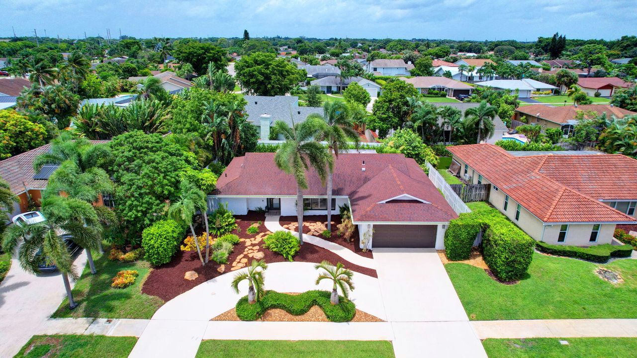 Active With Contract: $899,000 (3 beds, 2 baths, 1792 Square Feet)