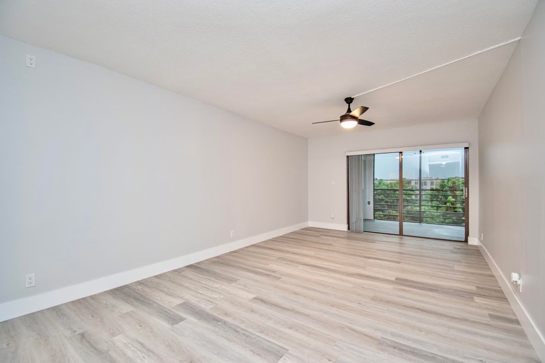 Active With Contract: $1,750 (1 beds, 1 baths, 741 Square Feet)