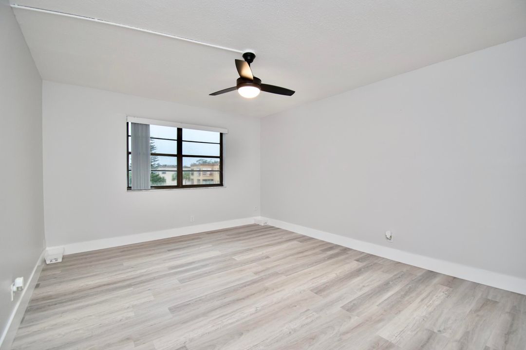 Active With Contract: $1,750 (1 beds, 1 baths, 741 Square Feet)