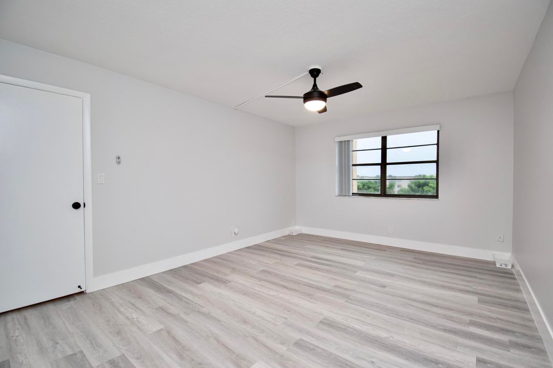 Active With Contract: $1,750 (1 beds, 1 baths, 741 Square Feet)