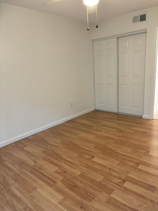 Active With Contract: $2,100 (2 beds, 2 baths, 1117 Square Feet)