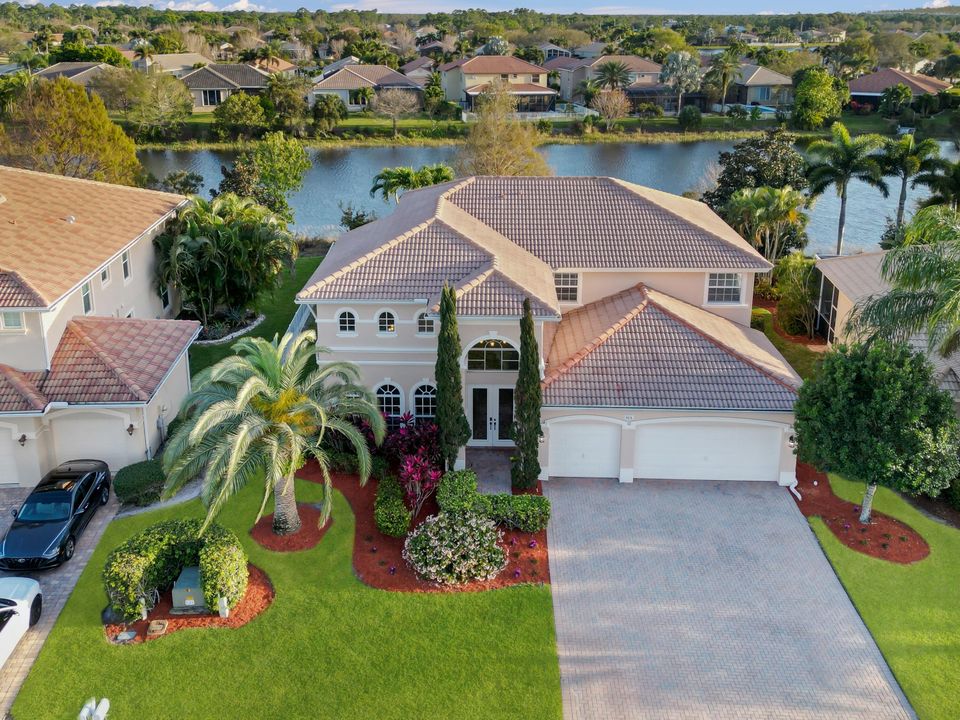 Active With Contract: $850,000 (4 beds, 3 baths, 3646 Square Feet)