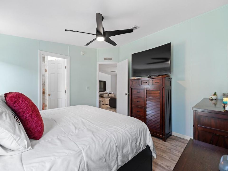 For Sale: $244,900 (3 beds, 2 baths, 1188 Square Feet)