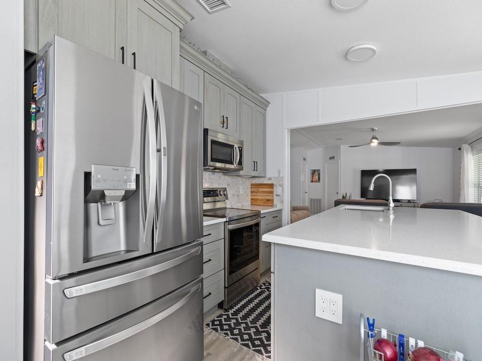 For Sale: $244,900 (3 beds, 2 baths, 1188 Square Feet)