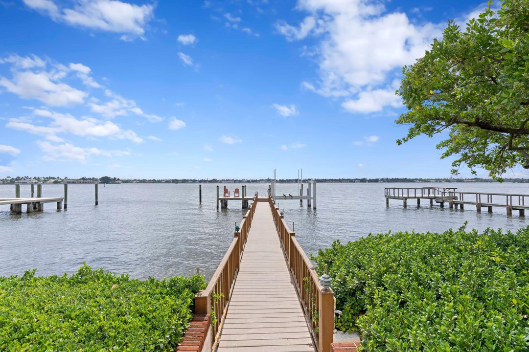 For Sale: $12,900,000 (3 beds, 2 baths, 2005 Square Feet)