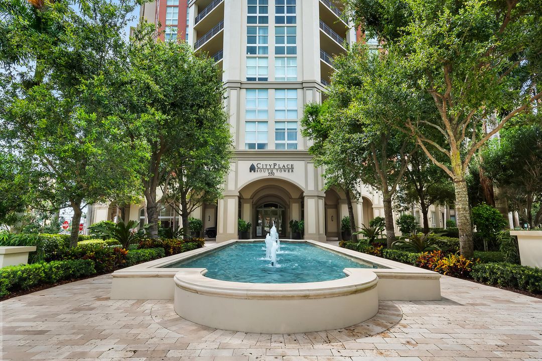 Active With Contract: $2,750 (1 beds, 1 baths, 755 Square Feet)