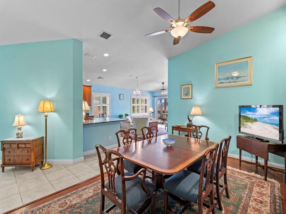 For Sale: $395,000 (2 beds, 2 baths, 1540 Square Feet)