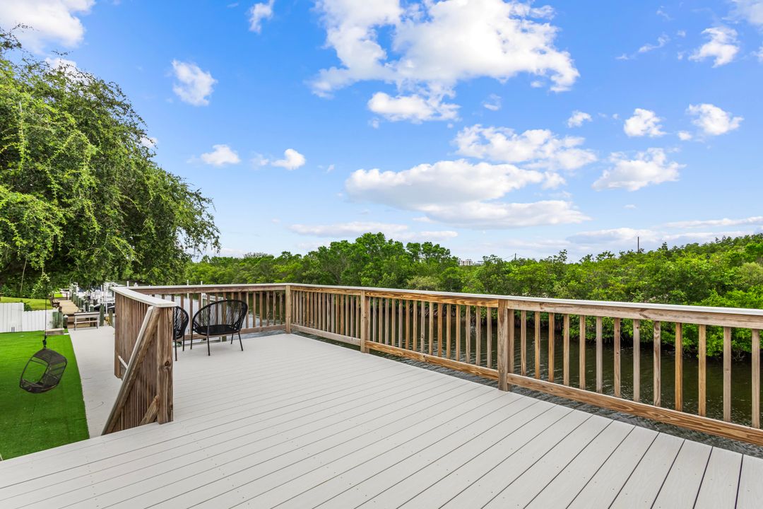 For Sale: $1,800,000 (4 beds, 2 baths, 2712 Square Feet)