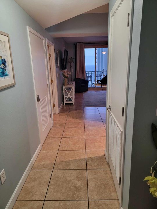 待售: $410,000 (2 贝兹, 2 浴室, 1066 平方英尺)