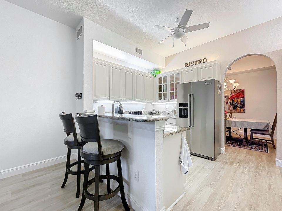 Active With Contract: $389,900 (2 beds, 2 baths, 1692 Square Feet)