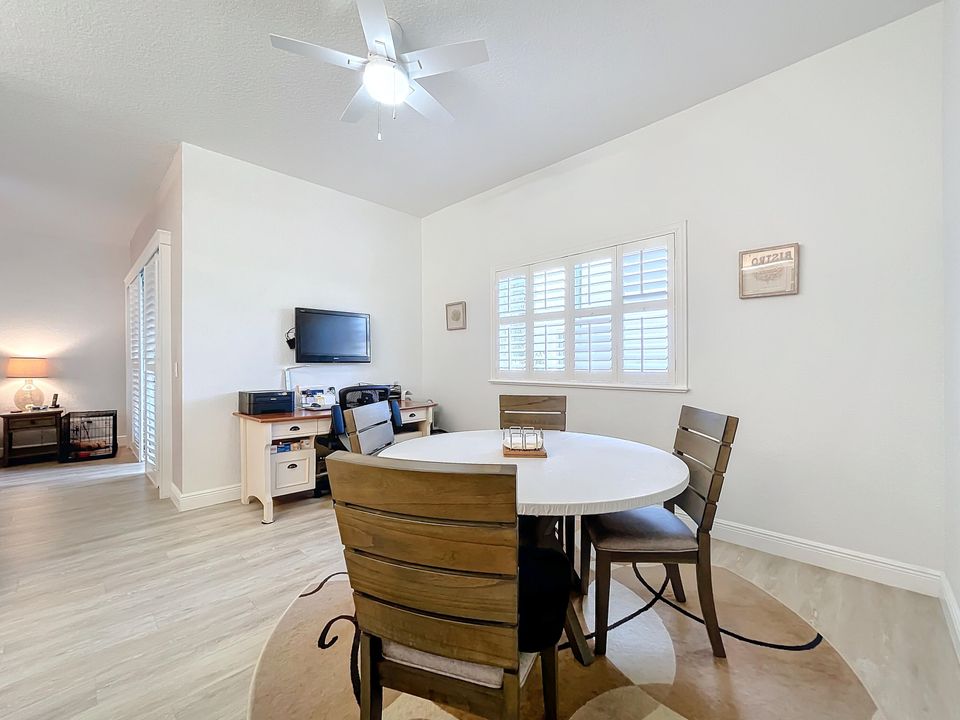 Active With Contract: $389,900 (2 beds, 2 baths, 1692 Square Feet)