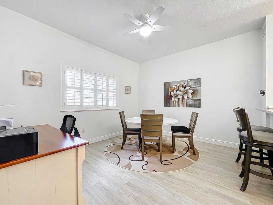 Active With Contract: $389,900 (2 beds, 2 baths, 1692 Square Feet)