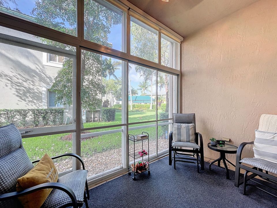 Active With Contract: $389,900 (2 beds, 2 baths, 1692 Square Feet)