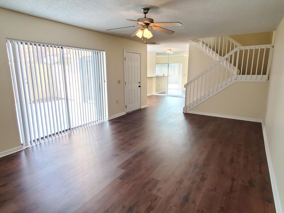 Active With Contract: $2,200 (2 beds, 2 baths, 1310 Square Feet)