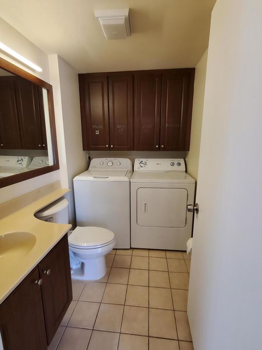 Active With Contract: $2,200 (2 beds, 2 baths, 1310 Square Feet)