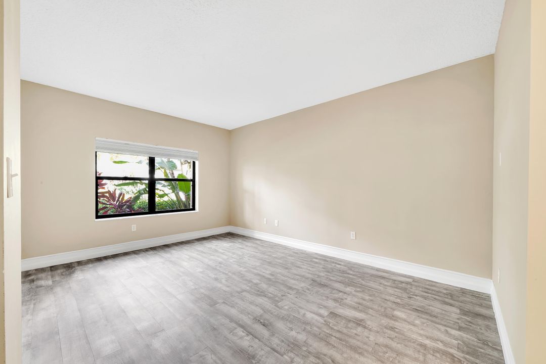 For Sale: $398,000 (2 beds, 2 baths, 1192 Square Feet)