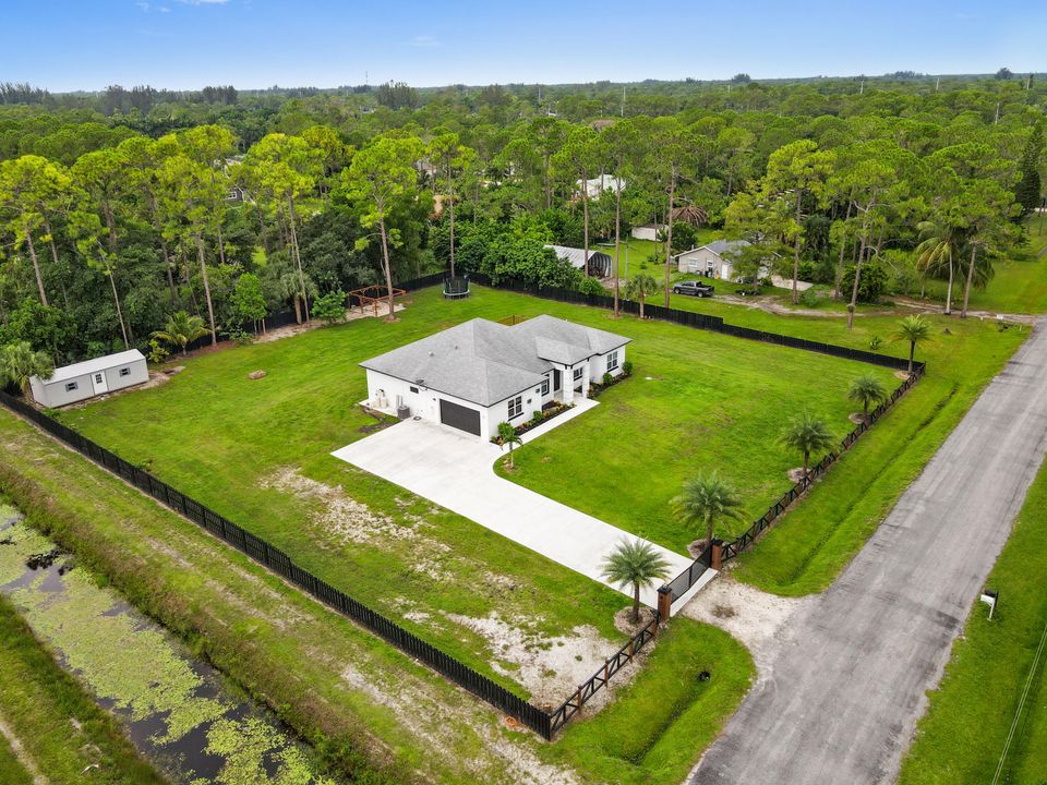 Active With Contract: $749,900 (4 beds, 2 baths, 1938 Square Feet)