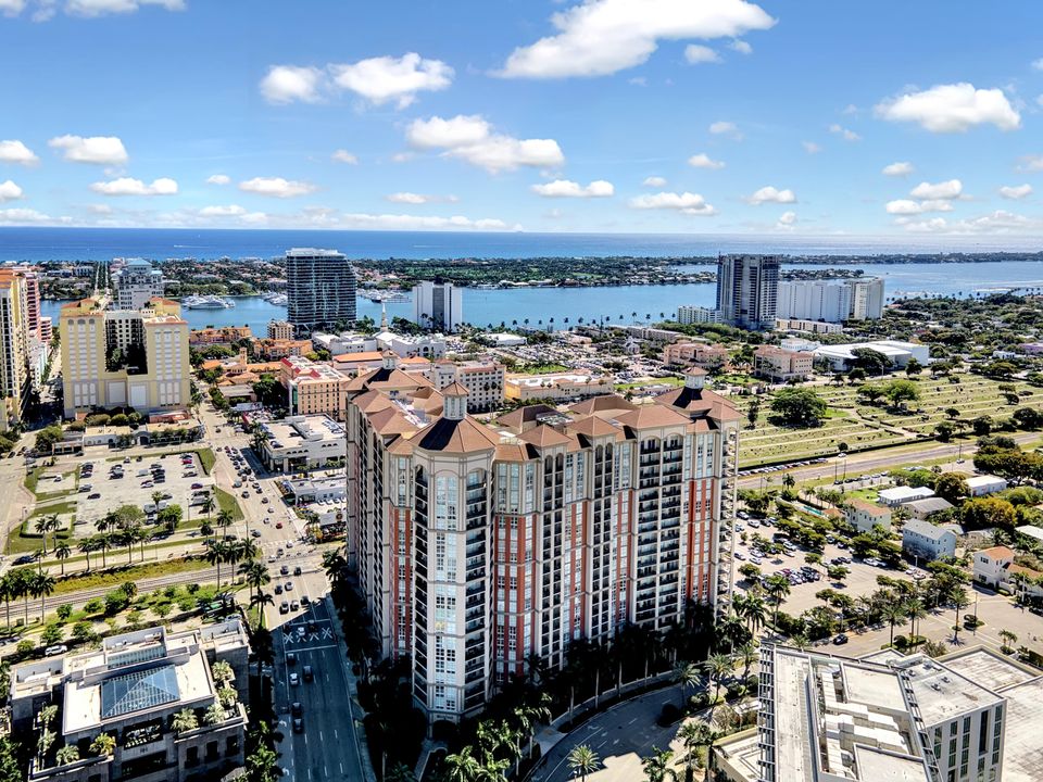 For Sale: $2,050,000 (3 beds, 2 baths, 1709 Square Feet)