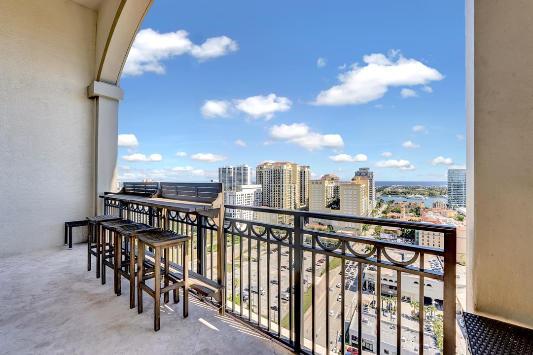 For Sale: $2,050,000 (3 beds, 2 baths, 1709 Square Feet)