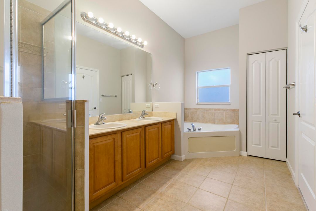 Active With Contract: $479,000 (3 beds, 2 baths, 1613 Square Feet)