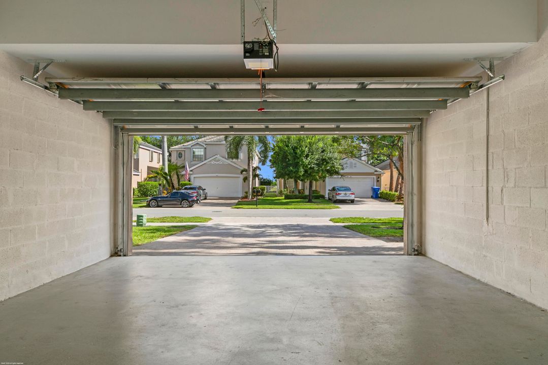 Active With Contract: $479,000 (3 beds, 2 baths, 1613 Square Feet)