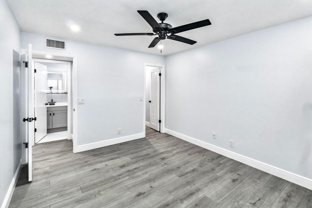 For Sale: $264,300 (2 beds, 2 baths, 1010 Square Feet)