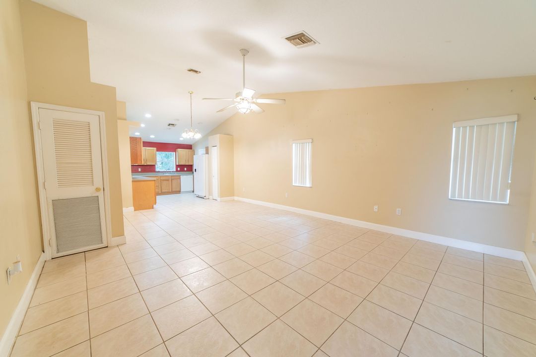 For Sale: $365,000 (3 beds, 2 baths, 1327 Square Feet)