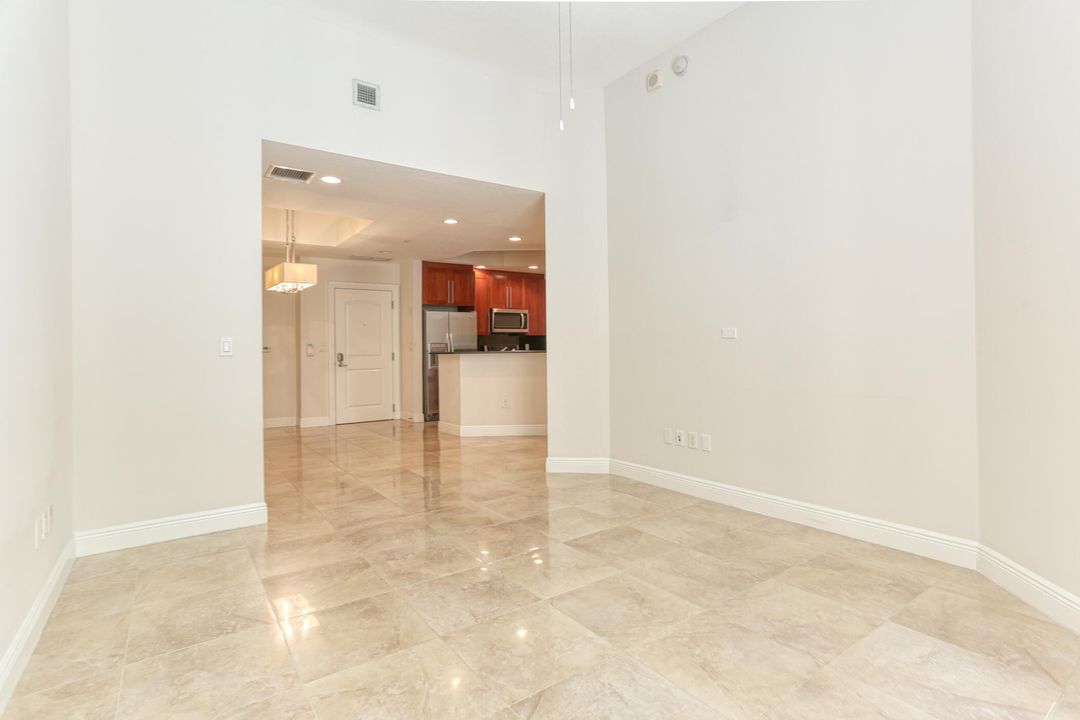 Active With Contract: $4,500 (2 beds, 2 baths, 1170 Square Feet)