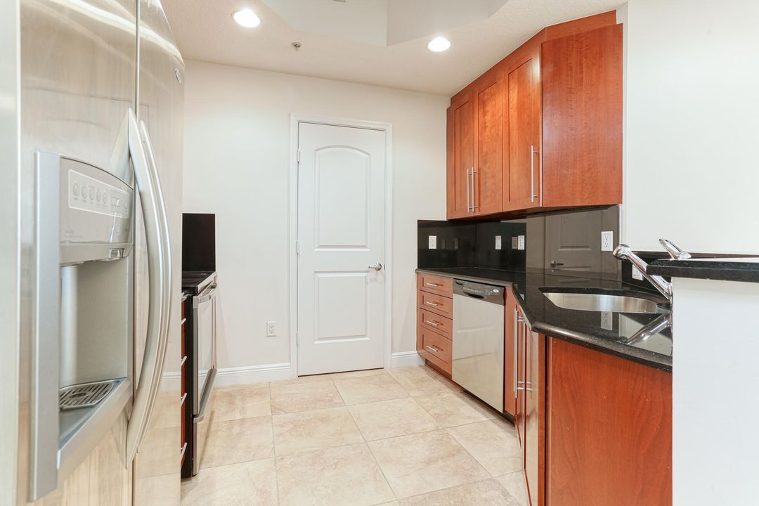 Active With Contract: $4,500 (2 beds, 2 baths, 1170 Square Feet)