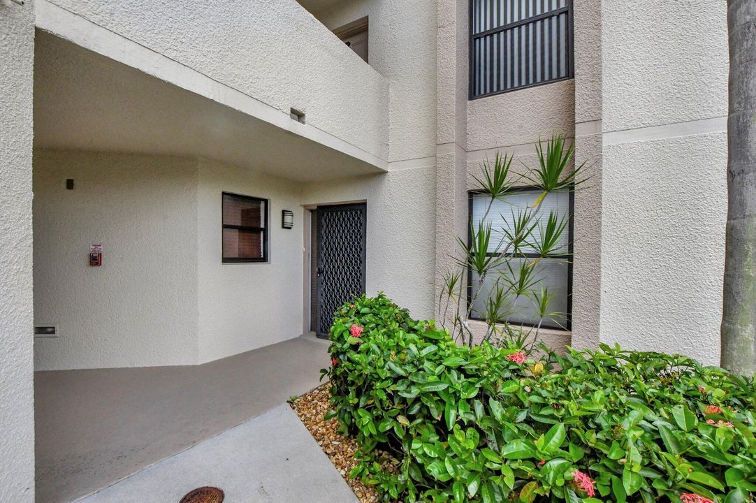 Active With Contract: $3,500 (3 beds, 2 baths, 1597 Square Feet)