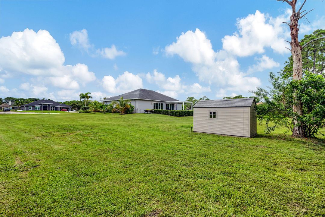 For Sale: $725,000 (3 beds, 2 baths, 2089 Square Feet)