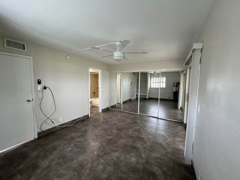 For Sale: $95,000 (1 beds, 1 baths, 720 Square Feet)