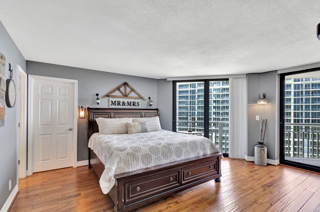 For Sale: $1,190,000 (2 beds, 2 baths, 1589 Square Feet)