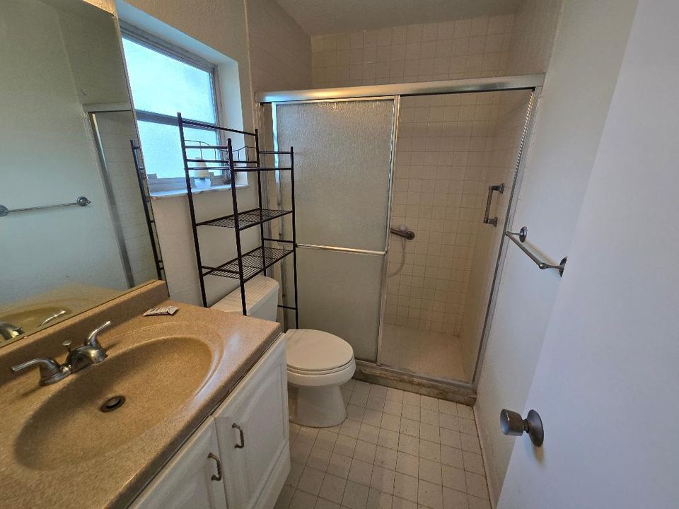 Active With Contract: $2,200 (2 beds, 2 baths, 1180 Square Feet)