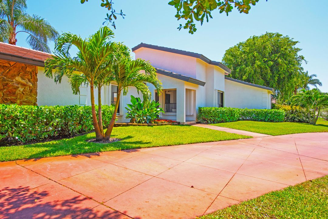 For Sale: $2,700,000 (3 beds, 3 baths, 2673 Square Feet)