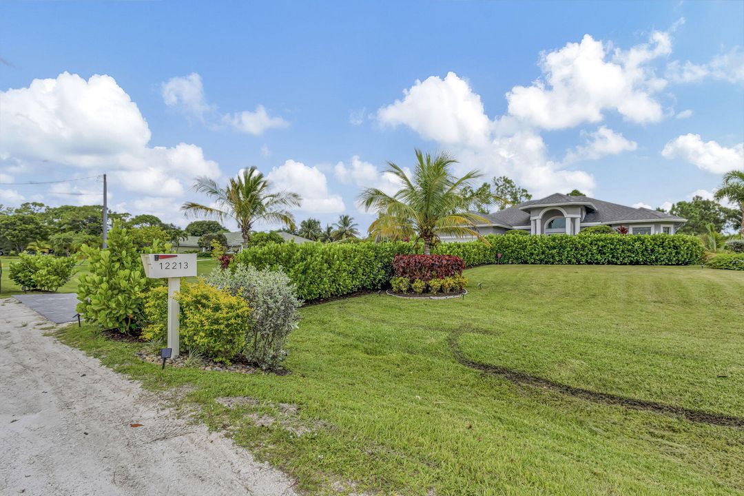 For Sale: $725,000 (3 beds, 2 baths, 2089 Square Feet)