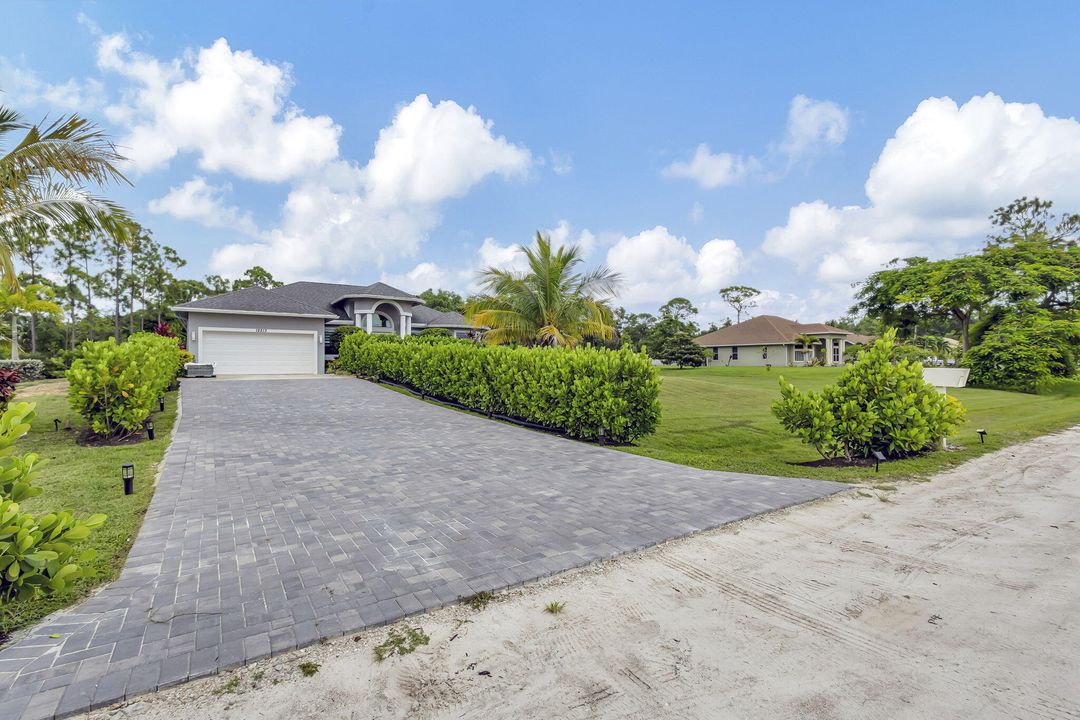 For Sale: $725,000 (3 beds, 2 baths, 2089 Square Feet)